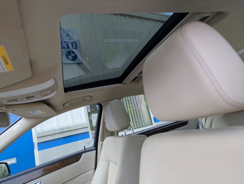 Used 2014 Mercedes-Benz E 350 4MATIC Sedan image 5