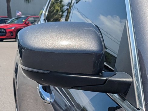 Used 2019 Maserati Levante S image 11