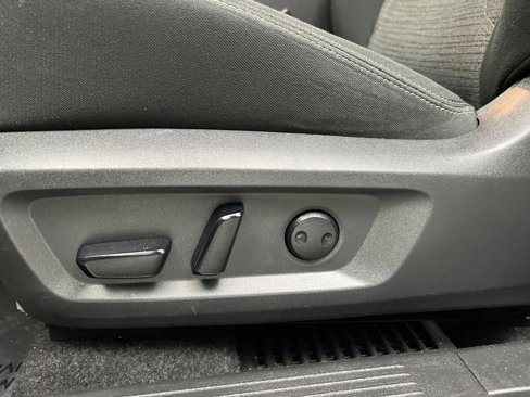 Used 2023 Nissan Rogue SV image 10