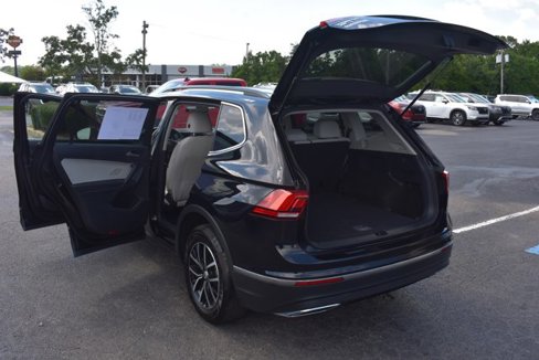 Used 2021 Volkswagen Tiguan SE image 17
