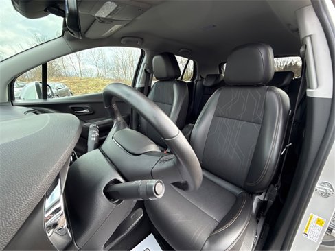 Used 2017 Chevrolet Trax LT w/ LT Convenience Package image 22