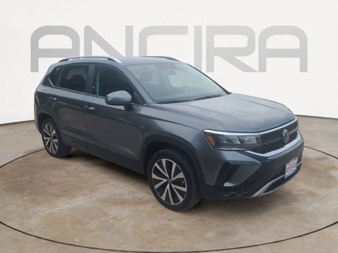 Used 2022 Volkswagen Taos SE image 4