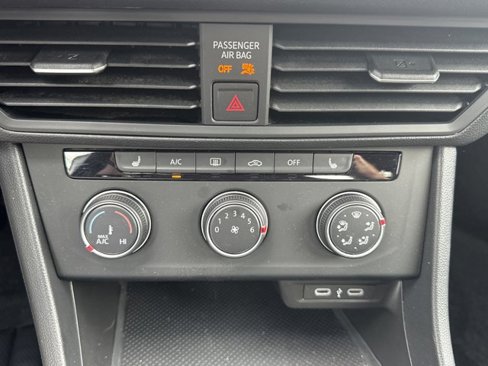 Used 2024 Volkswagen Jetta Sport image 14