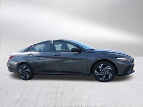 New 2025 Hyundai Elantra Sport image 7