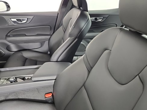 Certified 2025 Volvo S60 B5 Core image 18