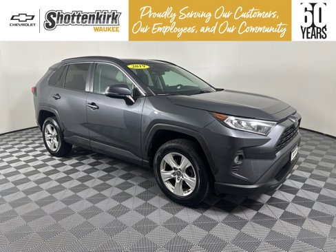 Used 2019 Toyota RAV4 XLE image 1