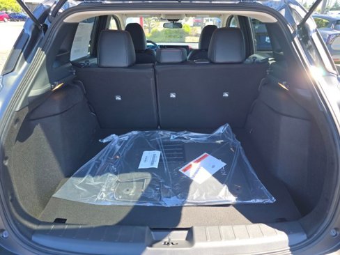 New 2025 Nissan Kicks SR image 16