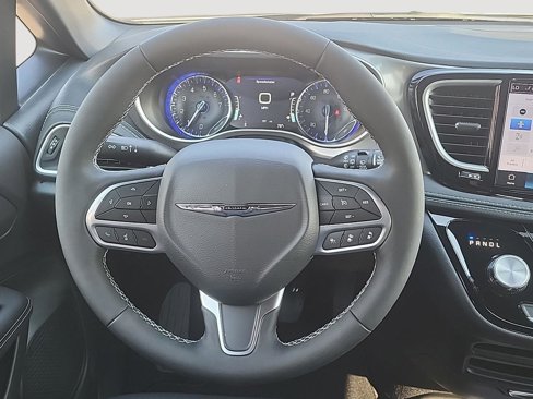 New 2026 Chrysler Pacifica Select image 14