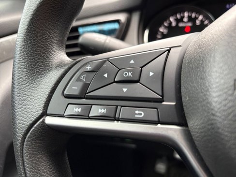 Used 2020 Nissan Rogue S image 12