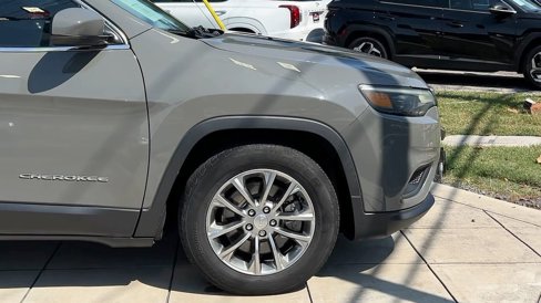 Used 2021 Jeep Cherokee Latitude Plus image 13