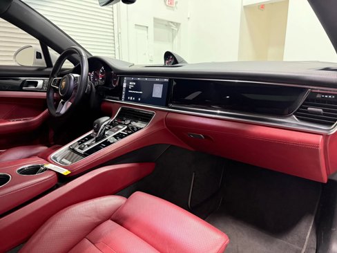 Used 2018 Porsche Panamera image 36