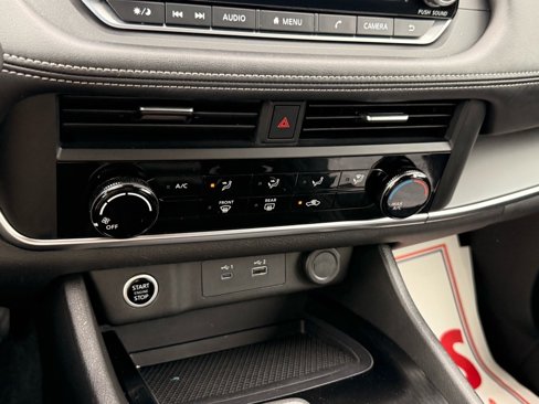 Used 2023 Nissan Rogue S image 18