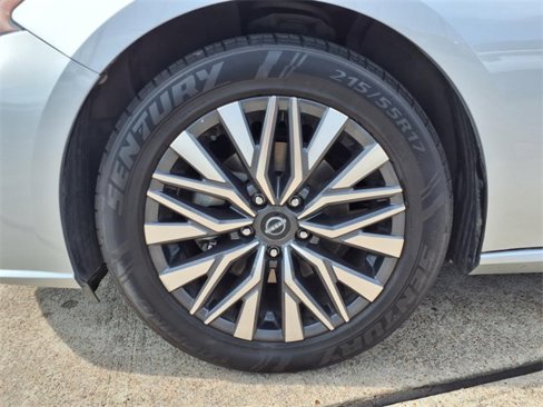 Used 2023 Nissan Altima 2.5 SV image 25