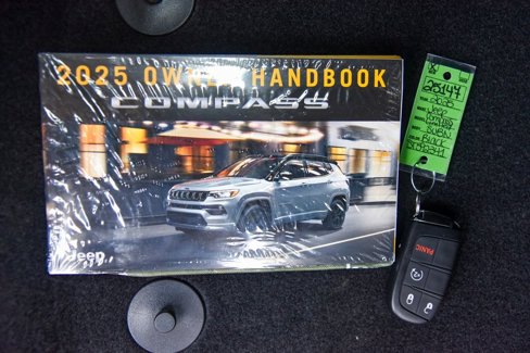 New 2025 Jeep Compass Limited w/ Sun and Sound Group image 21