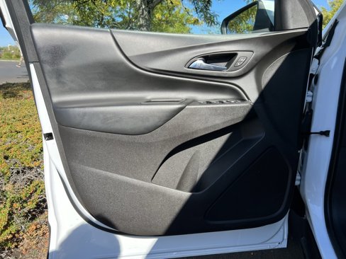 Used 2018 Chevrolet Equinox LT image 10