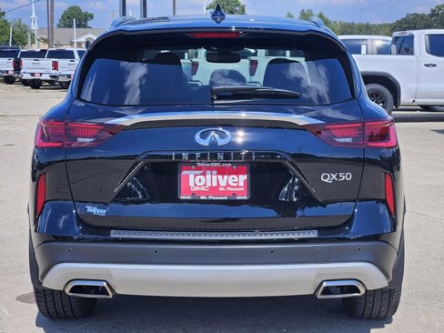 Used 2022 INFINITI QX50 Essential image 9