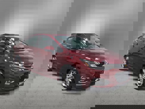 Used 2016 Chevrolet Cruze LT w/ Sun And Sound Package image 2