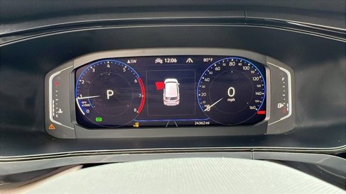 Used 2022 Volkswagen Taos SEL image 32