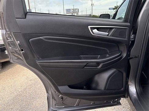 Used 2022 Ford Edge Titanium image 27