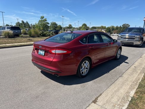 Used 2016 Ford Fusion SE image 5