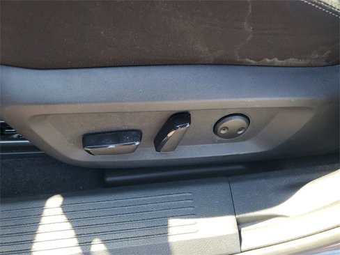 Used 2023 Nissan Rogue SV image 7
