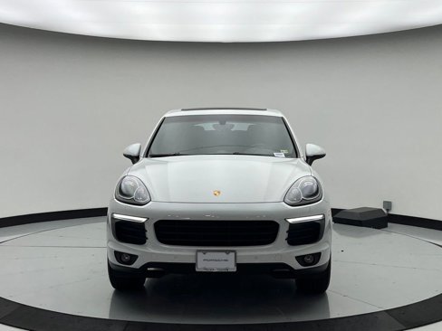 Used 2017 Porsche Cayenne Platinum Edition image 6
