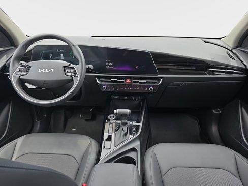 Used 2023 Kia Niro EX image 10