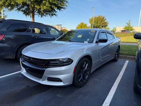 Used 2019 Dodge Charger SXT w/ Plus Group image 5