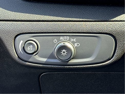 Used 2023 Chevrolet Bolt EUV LT w/ Convenience Package image 9