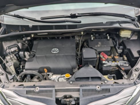 Used 2015 Toyota Sienna XLE Premium image 30