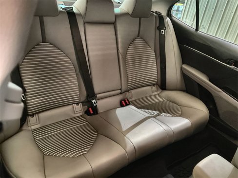 Used 2018 Toyota Camry SE image 23