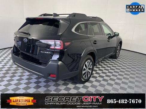 Used 2023 Subaru Outback Premium image 9