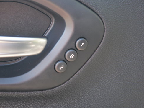 Used 2019 Jeep Cherokee Limited w/ Luxury Group image 39