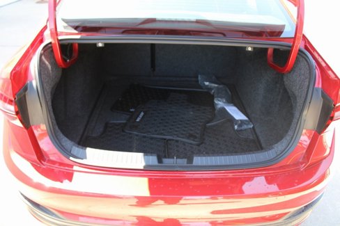Certified 2024 Volkswagen Jetta Sport image 27