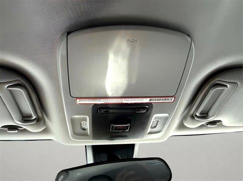 Used 2021 Toyota Camry SE image 19