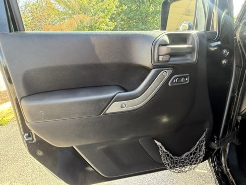 Used 2013 Jeep Wrangler Unlimited Sport image 13