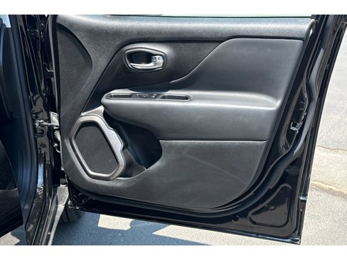 Used 2022 Jeep Renegade Latitude image 20