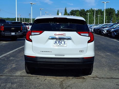 Used 2022 GMC Terrain SLE image 28