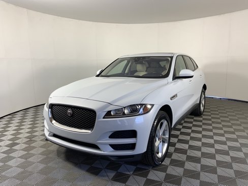 Used 2017 Jaguar F-PACE Premium image 5