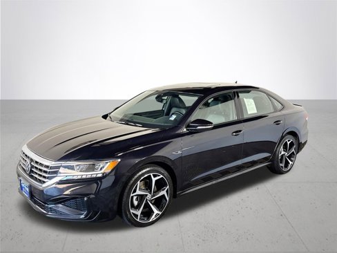Certified 2021 Volkswagen Passat 2.0T R-Line image 2