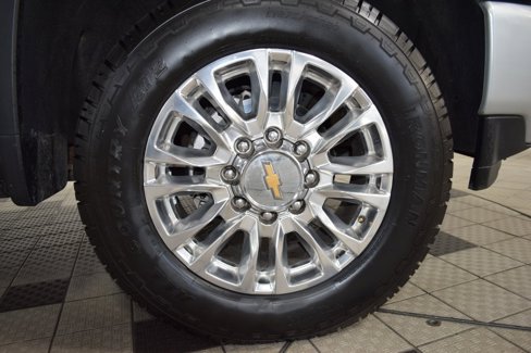 Used 2022 Chevrolet Silverado 2500 High Country w/ Technology Package image 18