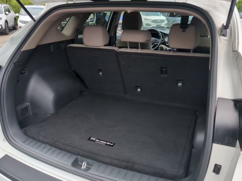 Used 2020 Hyundai Tucson SE w/ Cargo Package image 10
