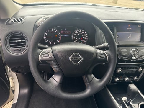 Used 2020 Nissan Pathfinder S image 11