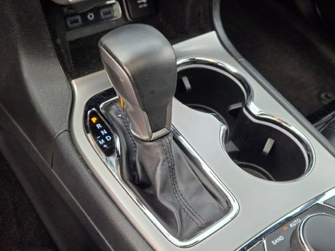Used 2018 Jeep Grand Cherokee Limited w/ Luxury Group II image 29