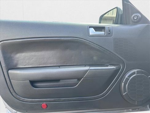 Used 2006 Ford Mustang GT image 10