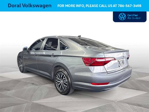 Certified 2020 Volkswagen Jetta SE w/ SE Cold Weather Package image 6