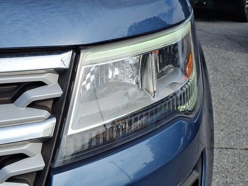 Used 2019 Ford Explorer XLT w/ Equipment Group 202A image 9