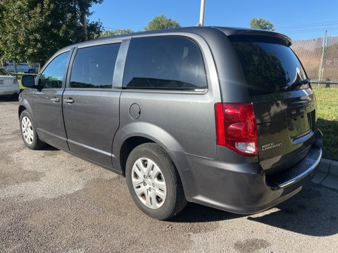 Used 2019 Dodge Grand Caravan SE w/ UConnect Hands-Free Group image 7