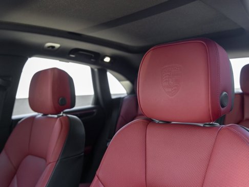 Used 2025 Porsche Macan image 22