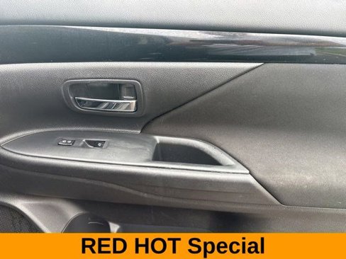 Used 2020 Mitsubishi Outlander ES image 39